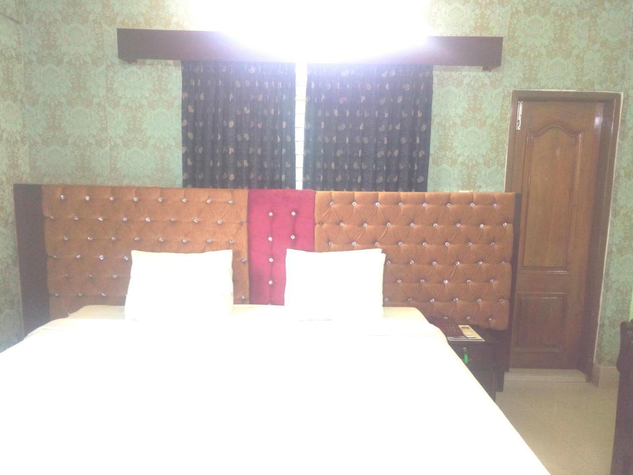 Hotel Lake View Plaza Dhaka Exterior photo