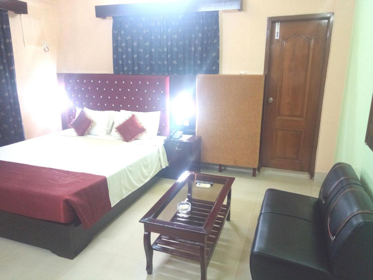Hotel Lake View Plaza Dhaka Exterior photo