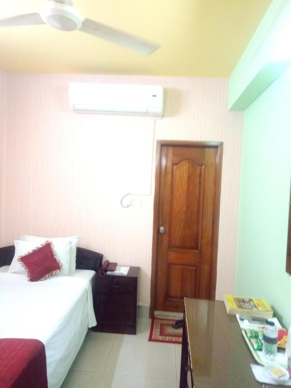 Hotel Lake View Plaza Dhaka Exterior photo